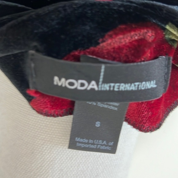 Moda International Velvet Rose Dress - Picture 6 of 7